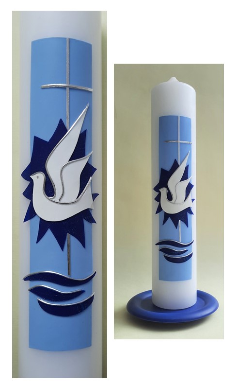 Taufkerze mit blauem Hintergrund, weißer Taube, Wasser, silber verziert, mit filigranem silbernen Kreuz